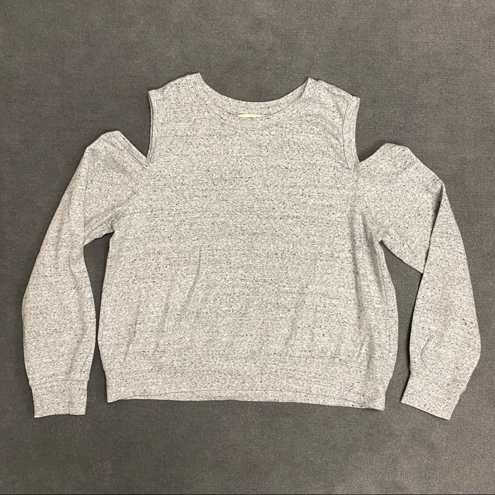 Abercrombie & Fitch Cold Shoulder Sweatshirt 
Soft
Light Heather Gray
Crew Neck